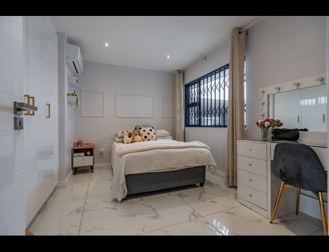2 BEDROOM APARTMENT FOR SALE IN WINDERMERE